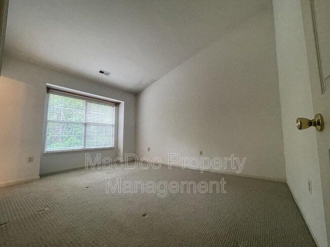 Building Photo - 11303 Kings Crest Ct