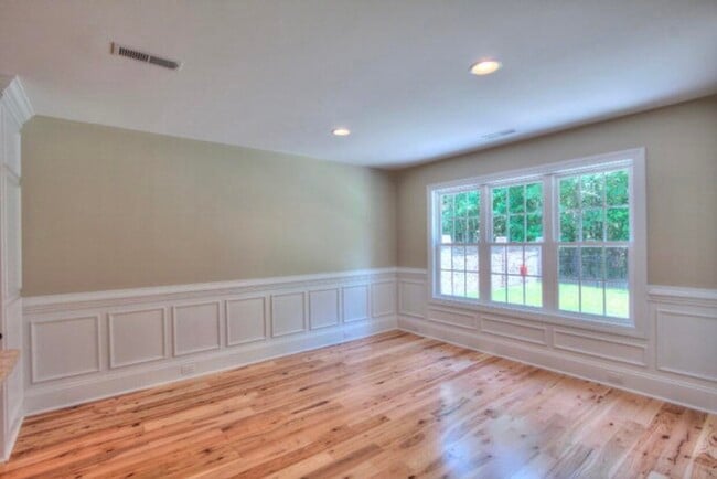 Building Photo - 3005 Daufaskie Rd