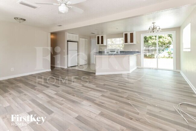 Building Photo - 5371 Washington Rd