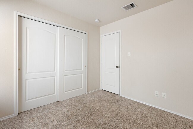 Building Photo - Highland Farms~Single Story 3 Bedroom with Study on Corner Lot