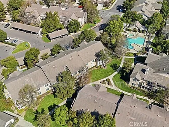 Building Photo - 3860 Amberly Dr
