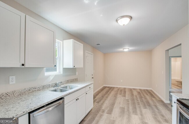 Building Photo - 88 Lyla Ln