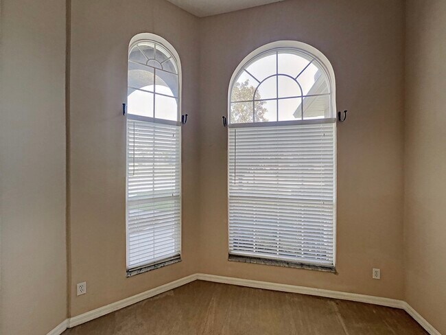 Building Photo - 3465 Bromfield Dr