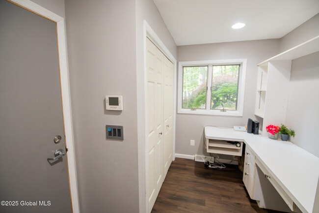 Building Photo - 13 Robinwood Dr