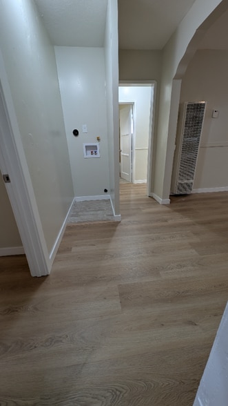 Building Photo - 3166 Cherokee Ave