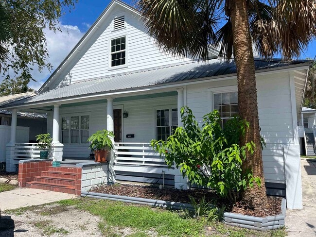 Primary Photo - 138 King St