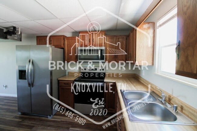 Building Photo - 1017 Clendenen Rd