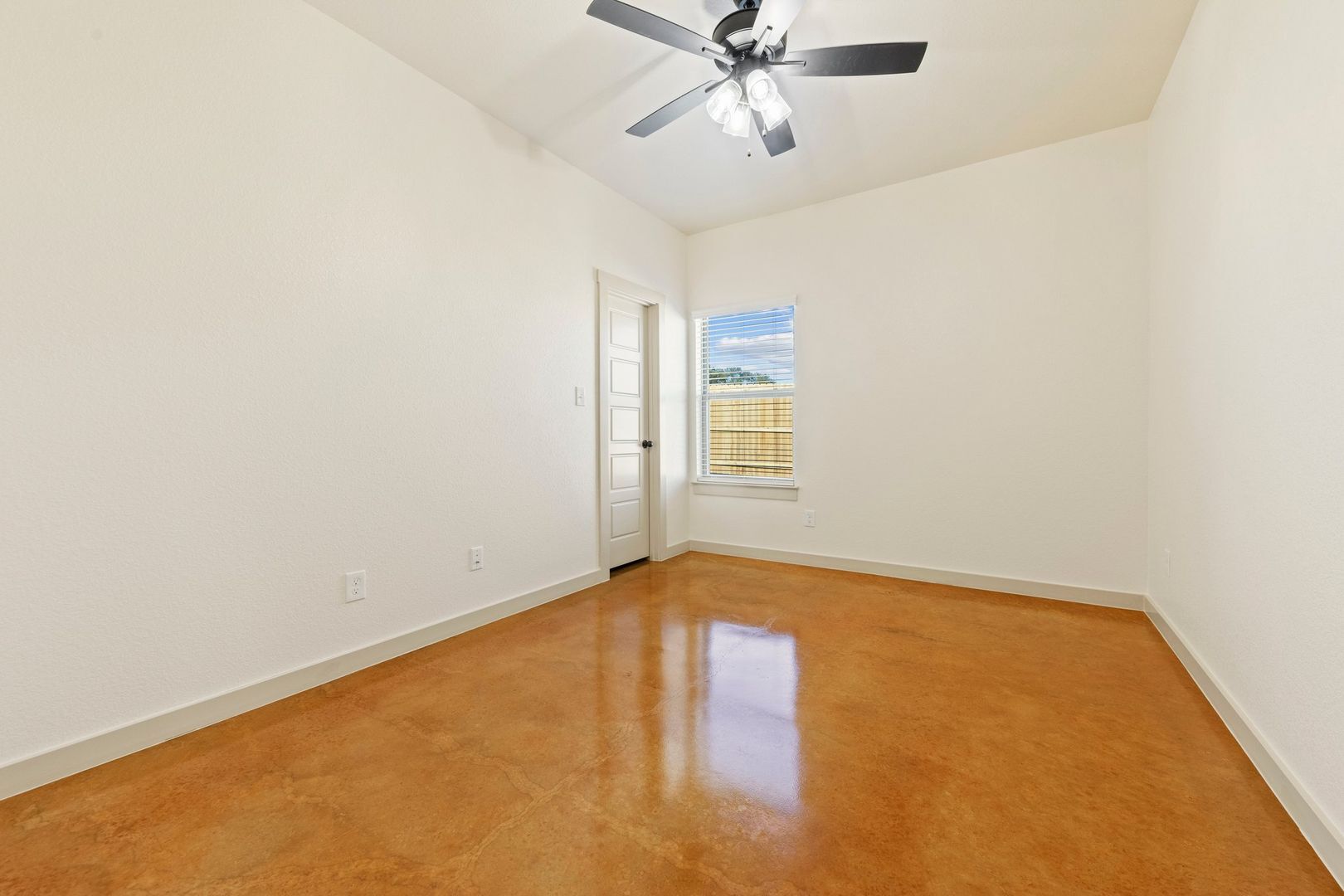 Building Photo - 1912 Caspian Trl