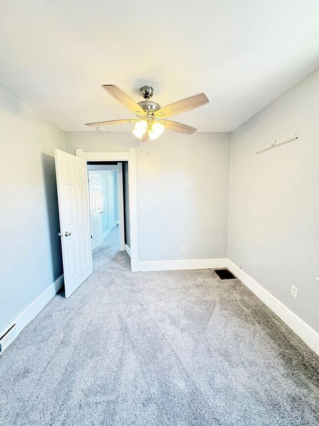 Building Photo - 328 Willard St