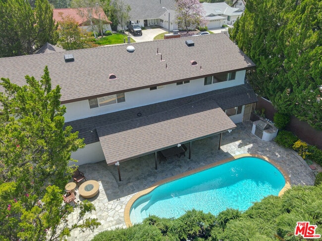 Building Photo - 4220 Towhee Dr
