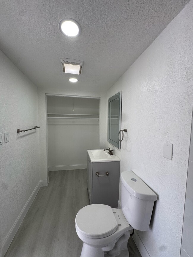 Building Photo - 3402 9th Ave W