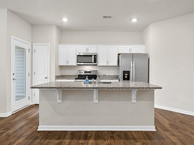 Building Photo - Modern living meets Convenience- Townhome in Greer, SC! $500 OFF First Months Rent!!