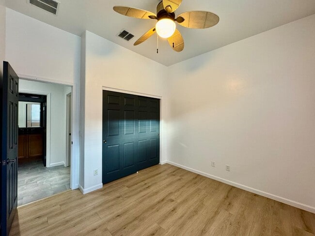 Building Photo - 13743 N High Mountain View Pl