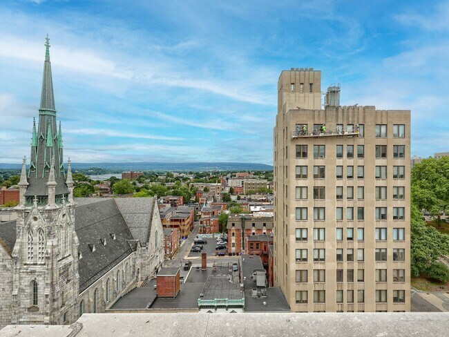 Building Photo - 231 State St