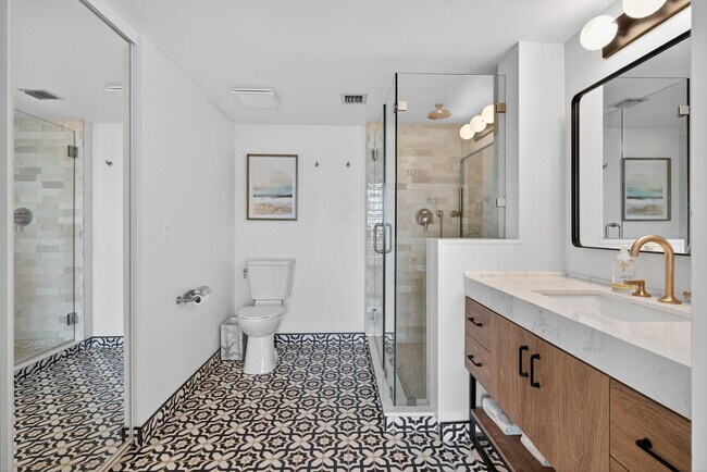 Building Photo - 501 S Seas Dr