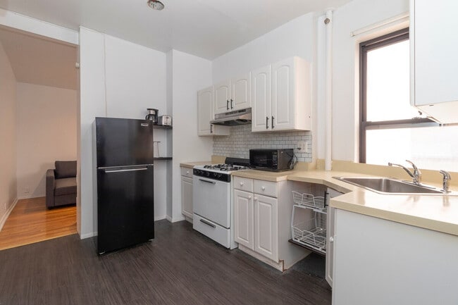 Building Photo - 1794 1st Ave