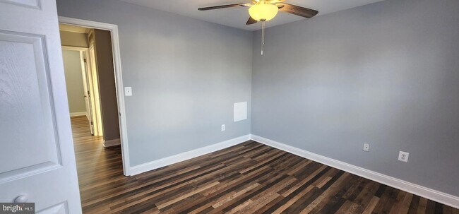 Building Photo - 483 Arwell Ct