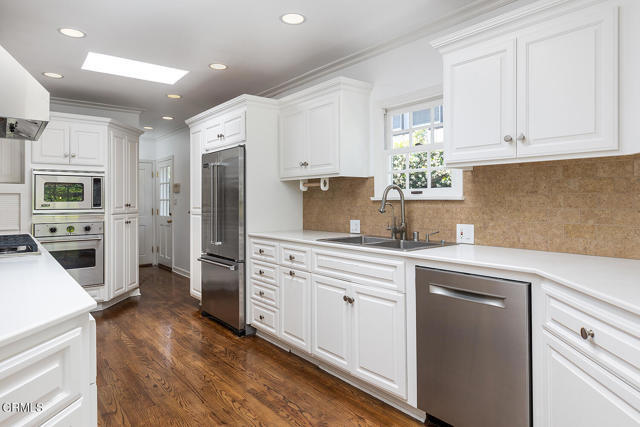 Building Photo - 4650 Encinas Dr