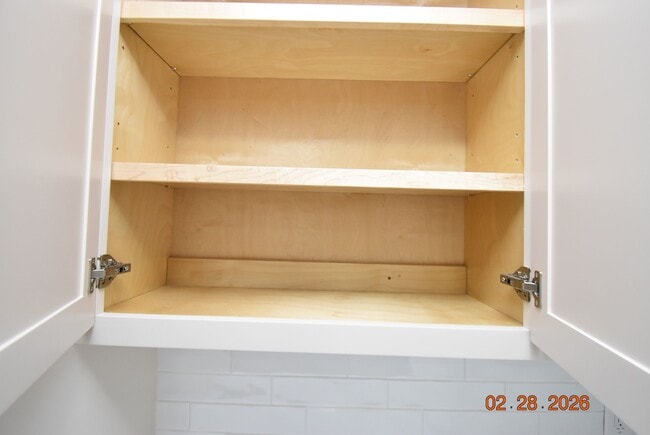 Building Photo - 623 Honeysuckle Dr