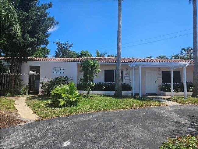 Building Photo - 1152 Bayview Dr