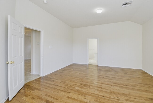 Building Photo - 6614 Halcyon Days Dr