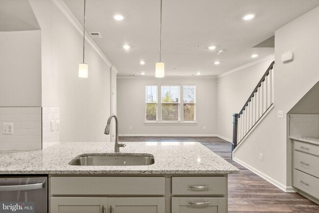 Building Photo - 43361 Radford Divide Ter