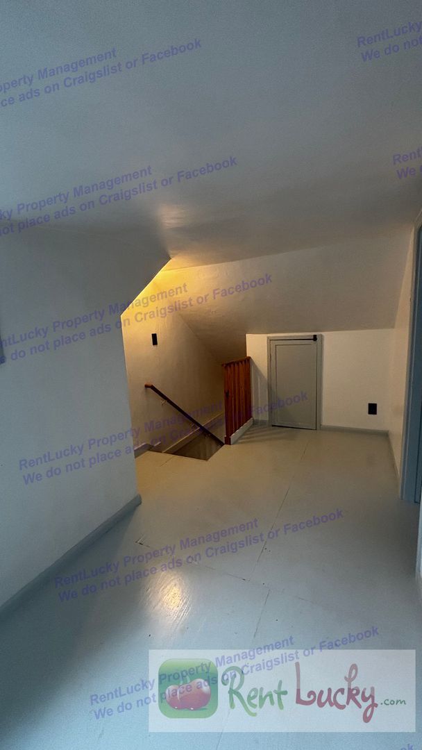 Building Photo - 1522 NE 97th St