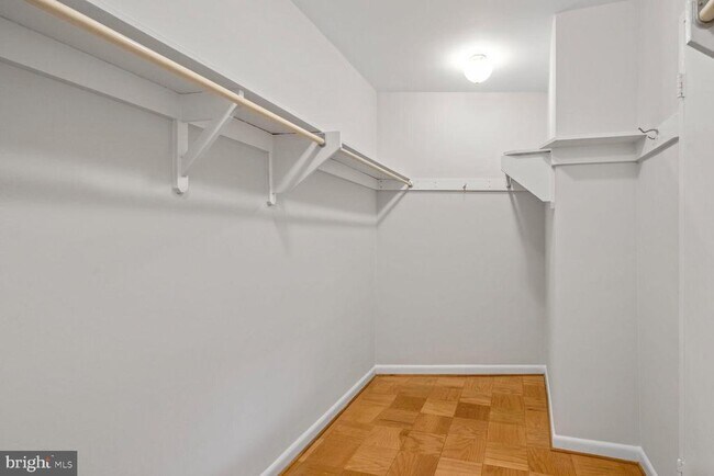 Building Photo - 10401 Grosvenor Pl
