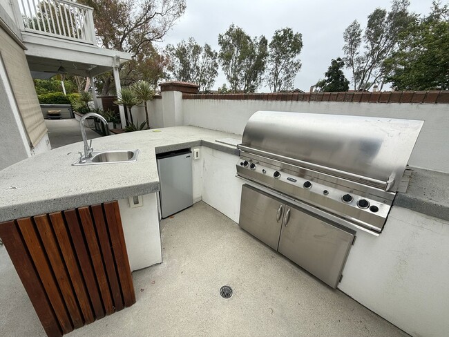 Building Photo - Gorgeous Orange Oasis Home-Available Now!