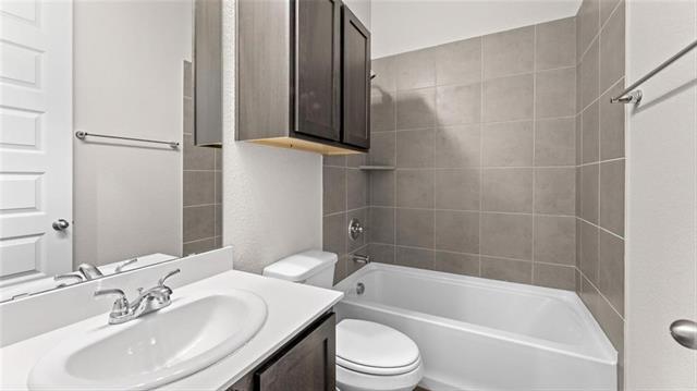 Building Photo - 3804 Malibu Dr