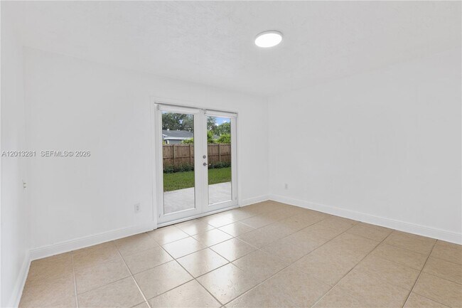 Building Photo - 5770 SW 55th St