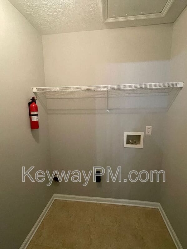 Building Photo - 1402 Anna Way