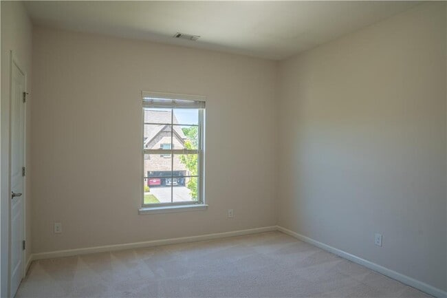 Building Photo - 5130 Northview Lake
