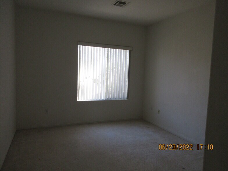 Building Photo - 211 Tayman Park Ave