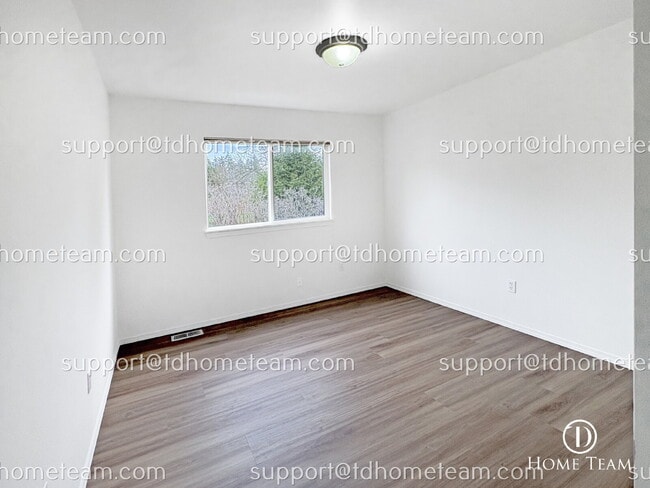 Building Photo - "Charming 3-Bed Home in Renton with Granite Elegance & Spacious Living!"