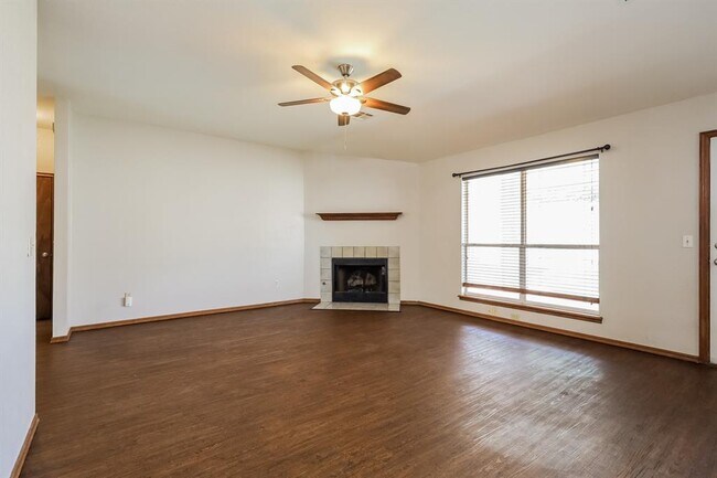 Building Photo - 1401 Nottoway Dr