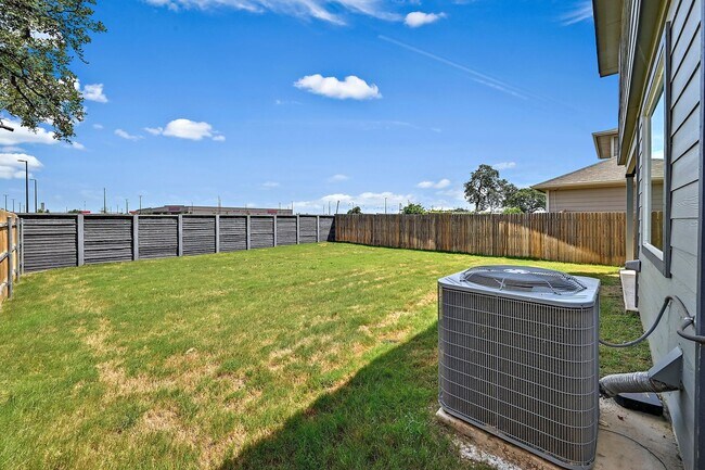 Building Photo - Spacious & Stylish Living in Liberty Hill