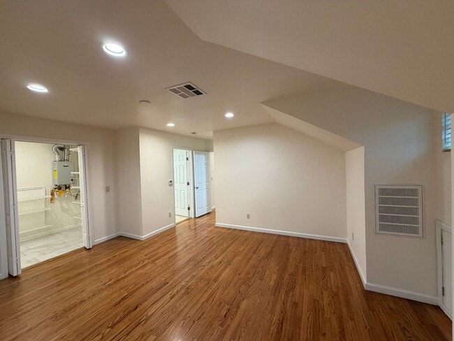 Building Photo - 1630Lynd