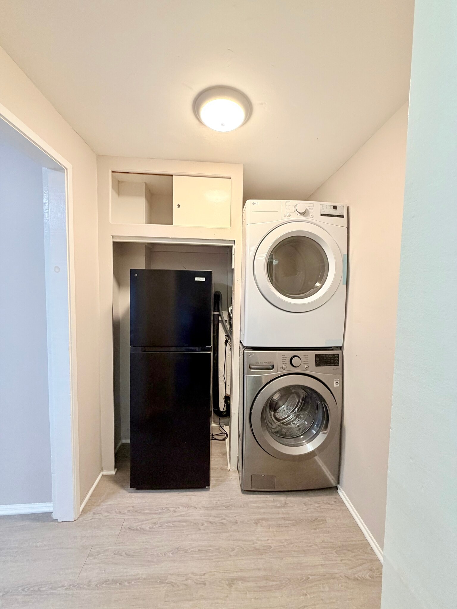 Building Photo - 1542 E Woodbury Rd