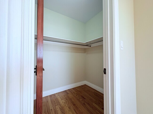 Building Photo - 109 Hillcrest Dr