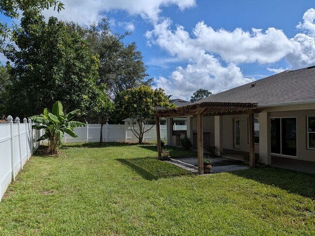 Building Photo - 5/3 Single Family Home at East Lake Cove i...