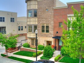 Building Photo - Beautiful Downtown OKC Townhouse
