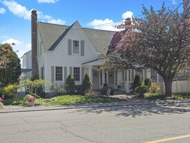 Building Photo - 73 Elm St