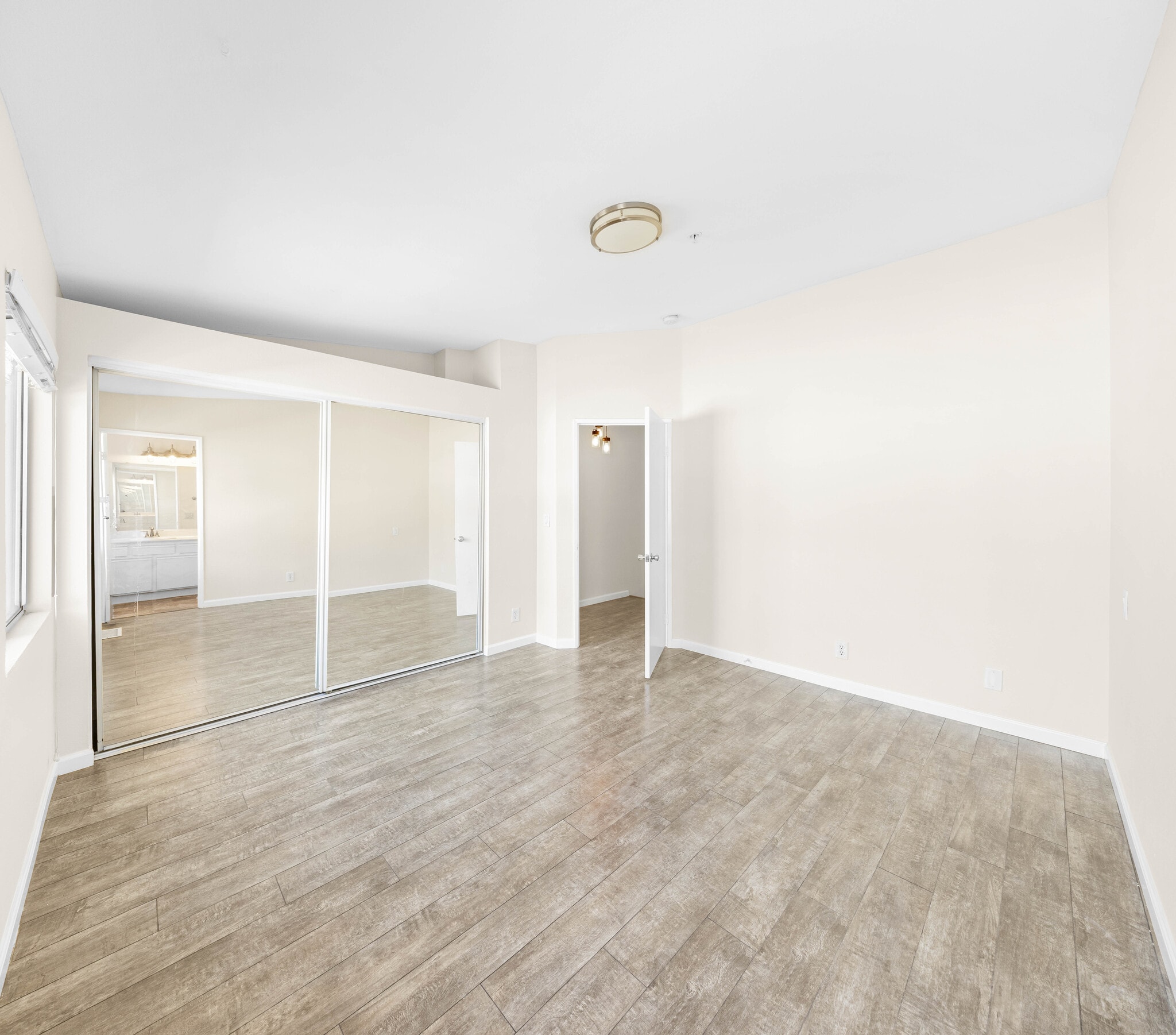 Building Photo - 11377 Osborne Pl