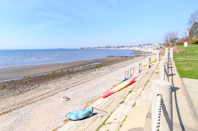 Building Photo - 185 Melba St