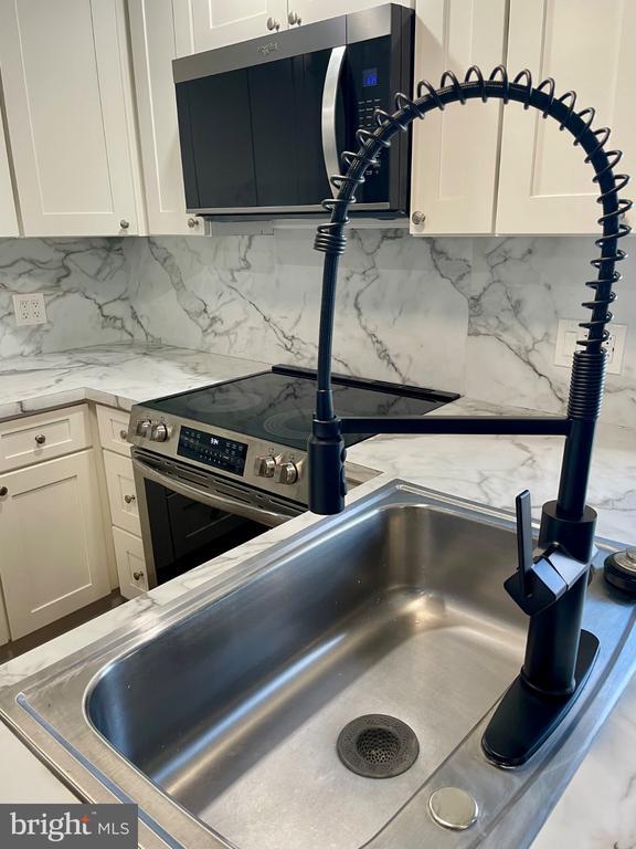 Building Photo - 326 Walnut St