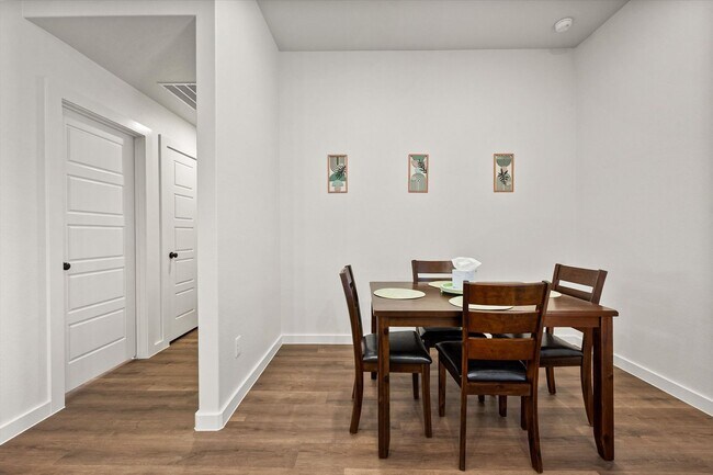 Building Photo - Now Pre-Leasing and a 55' TV -New 3/2/2 in Willowbend