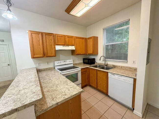 Building Photo - 3510 SW 30th Way