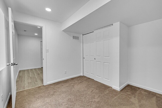 Building Photo - $3,495.00 - 5 Beds, 3.5 Baths, Single Fami...