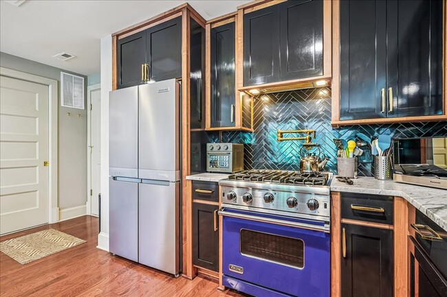 Building Photo - Great Luxury 3 Bedroom 2 Bath on H st NE! Offering half month free rent with a 12 month lease